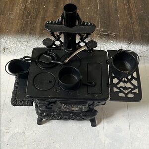 Crescent Black Cast Iron Mini Stove Set